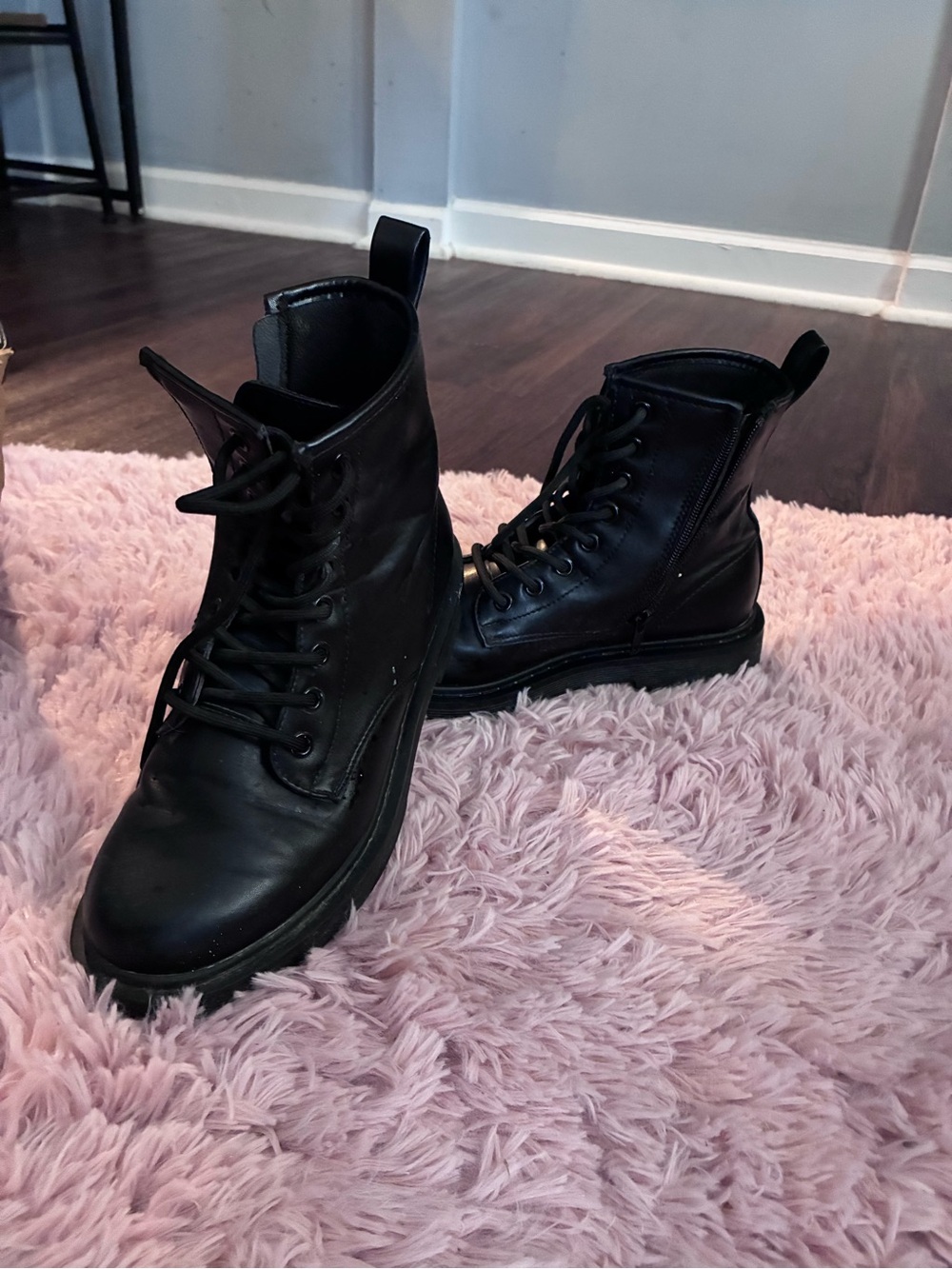 Black Men's Lace-Up Leather Combat Boots